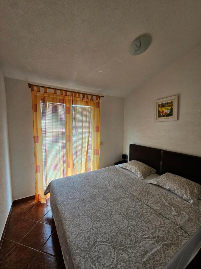 Apartments Vranes Tivat Exterior foto